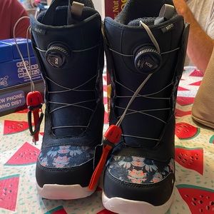 Women’s Burton Snowboard boots